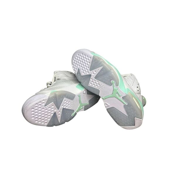 Nike Air Jordan Women’s Size 6 Retro 6 Mint Foam Sneakers High Top Shoes - Picture 8 of 9